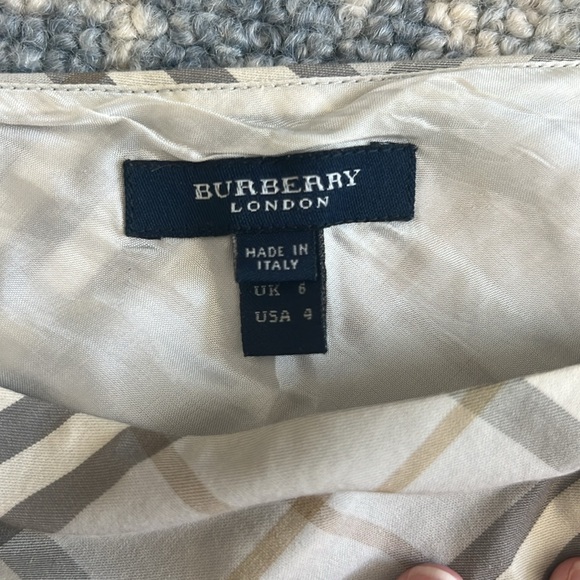 Burberry London blue label mini skirt blue and cream - Picture 2 of 3